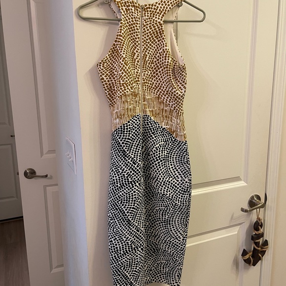 Unique Bodycon Maxi - Picture 3 of 4